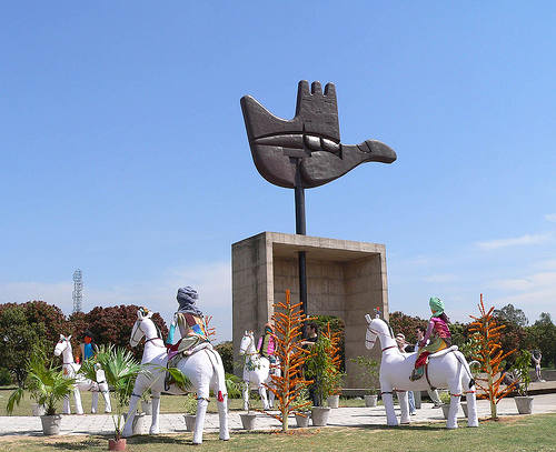 Luxury Cabs in Chandigarh